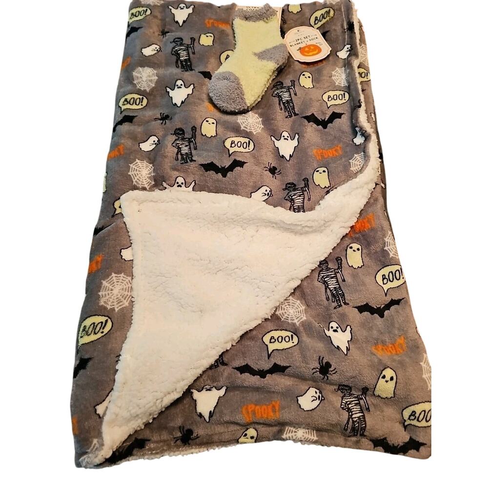 Modern Kids 2 Piece Blanket And Sock Set Halloween Theme Gray